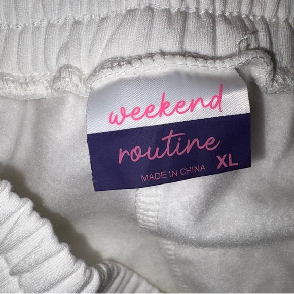 Weekend Routine White Knit Skinny Pants with Elastic Waistband, Pockets NWT - Picture 4 of 5